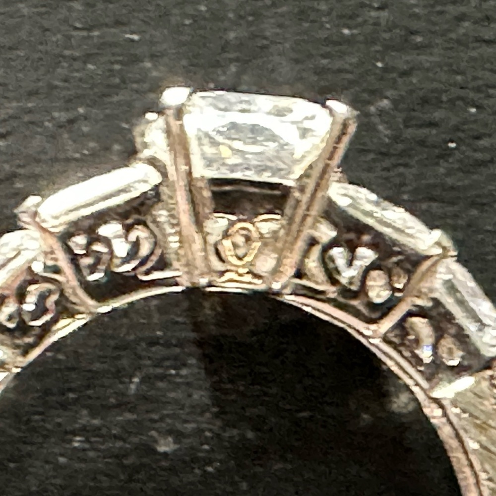 Gorgeous Sterling Silver & CZ Emerald Cut Diamond Ring - Picture 5 of 10